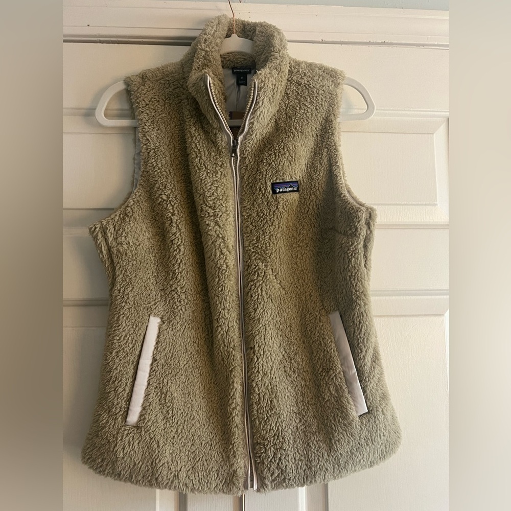 NWT Women’s Patagonia Los Gatos Khaki Vest Medium